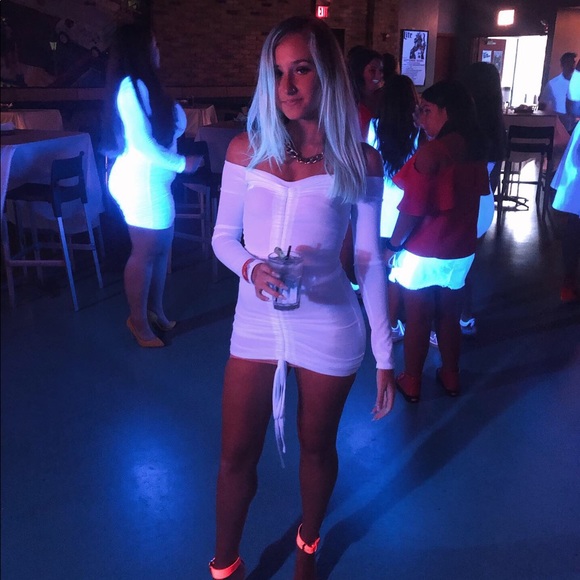 Meet your Posher, Daniela - Picture 6 of 7